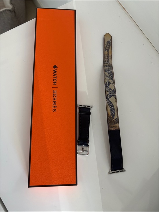 Hermes Accessories - Hermès Apple Watch Band Set in navy and Beige